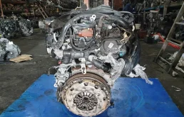 Двигатель без навесного для Ford Kuga 2015 года на фотографиях