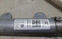 Шторка безопасности левая для Volkswagen Touareg на фотографиях