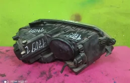 Фары для Volkswagen Touran 2008 года на фотографиях