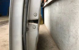 Дверь передняя левая для Toyota Corolla 2004 года на фотографиях