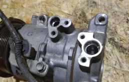 Компрессор кондиционера для Toyota Alphard 2010 года на фотографиях