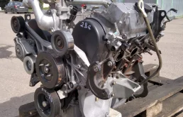 Двигатель без навесного для Mitsubishi Pajero 2010 года на фотографиях