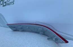 Отражатель (катафот) заднего бампера правый для Mercedes-Benz GL class на фотографиях