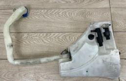 Бачок стеклоомывателя передний для Porsche Cayenne на фотографиях