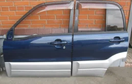 Дверь передняя левая для Suzuki Grand Vitara 2001 года на фотографиях