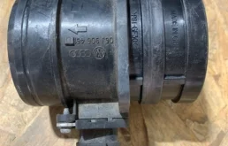 Датчик массового расхода воздуха для Volkswagen Passat 2014 года на фотографиях