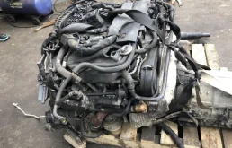 Двигатель для Jaguar XF 2010 года на фотографиях