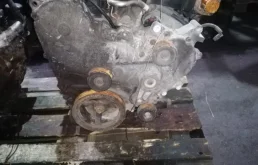 Двигатель без навесного для Chrysler 300C 2011 года на фотографиях