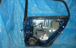 Дверь задняя правая для Toyota Corolla 2004 года на фотографиях