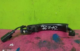 Ручка двери передняя левая внешняя для Audi Q7 2012 года на фотографиях