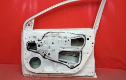 Дверь передняя правая для Toyota Corolla 2016 года на фотографиях