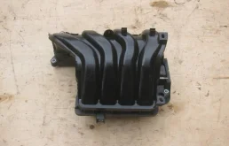 Впускной коллектор для Hyundai Solaris 2014 года на фотографиях