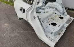 Заднее левое крыло для Volkswagen Touareg 2013 года на фотографиях