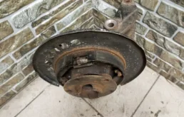 Кулак задний левый для Audi Q7 на фотографиях