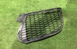 Решетка переднего бампера правая X6M для BMW X6 Е71 rest 2012-2014