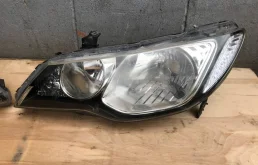Фара ксенон левая для Honda Civic 2005 года на фотографиях