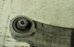 Качающийся рычаг правый для BMW X6 на фотографиях