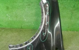 Крыло левое для Toyota RAV4 2016 года на фотографиях