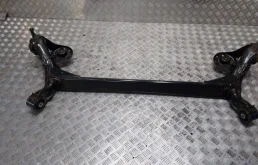 Задняя балка для Hyundai Solaris 2011 года на фотографиях