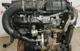 Двигатель без навесного для Renault Duster на фотографиях