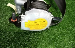 Ремень безопасности передний левый для Kia Rio 2014 года на фотографиях