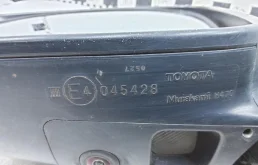 Зеркала для Toyota RAV4 2021 года на фотографиях