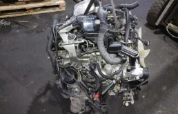 Двигатель для Nissan Serena 1999 года на фотографиях