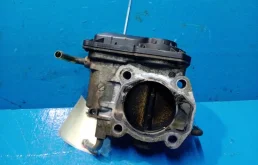 Дроссельная заслонка для Toyota RAV4 2002 года на фотографиях