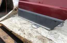 Молдинг двери задний левый для Volvo XC70 на фотографиях