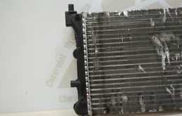 Радиатор охлаждения ДВС для Skoda Rapid 2019 года на фотографиях