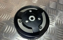 Компрессор кондиционера для Skoda Rapid 2012 года на фотографиях