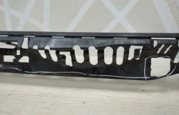 Кронштейн заднего бампера левый для BMW 5er 2018 года на фотографиях