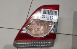 Фонарь правый для Toyota Corolla 2012 года на фотографиях