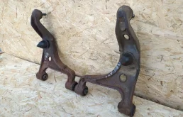 Рычаг задний левый верхний для Suzuki Grand Vitara 2012 года на фотографиях