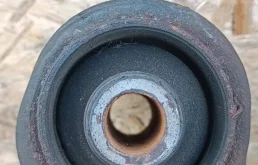 Кулак задний левый для Mitsubishi Pajero на фотографиях