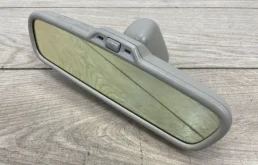 Зеркало заднего вида (в салоне) для Audi Q7 2008 года на фотографиях