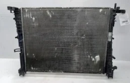 Радиатор охлаждения ДВС для Renault Sandero на фотографиях