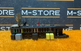 Блок предохранителей под капотом для Mercedes-Benz C class CL203 2000-2008