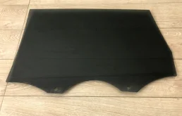 Стекло двери заднее правое для Audi Q7 на фотографиях