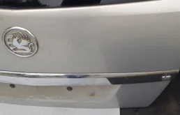 Крышка багажника для Opel Zafira 2010 года на фотографиях