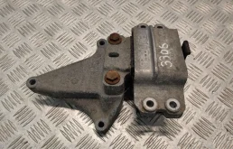 Подушка двигателя левая Volkswagen Passat CC B6