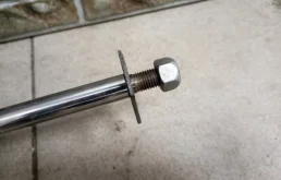 Амортизатор задний правый для BMW 5er 2011 года на фотографиях