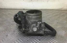 Блок дроссельной заслонки для Audi A4 2004 года на фотографиях