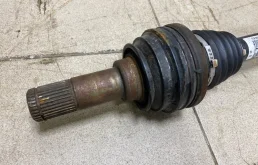 Привод задний правый для Audi Q7 2010 года на фотографиях