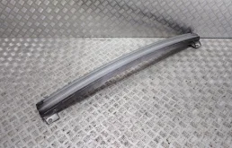 Усилитель переднего бампера для Ford Explorer на фотографиях