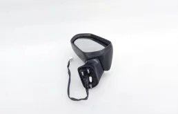 Стекла и зеркала для Toyota Corolla 2025 года на фотографиях