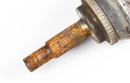 Привод передний левый для Toyota Avensis на фотографиях