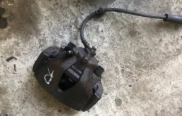 Суппорт передний правый для Opel Zafira B 2005-2015