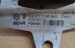 Радиатор АКПП для Audi Q7 2013 года на фотографиях