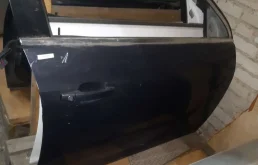 Двери для Opel Insignia на фотографиях